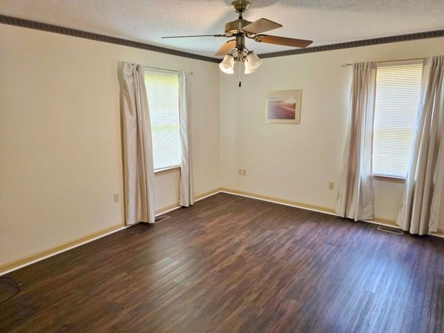 194 Brass Lantern Lane, Elloree, SC 29047