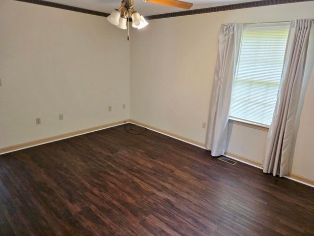 194 Brass Lantern Lane, Elloree, SC 29047