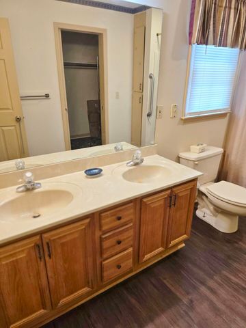 194 Brass Lantern Lane, Elloree, SC 29047