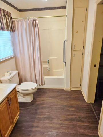 194 Brass Lantern Lane, Elloree, SC 29047