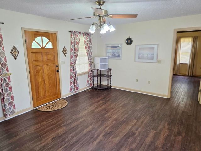 194 Brass Lantern Lane, Elloree, SC 29047