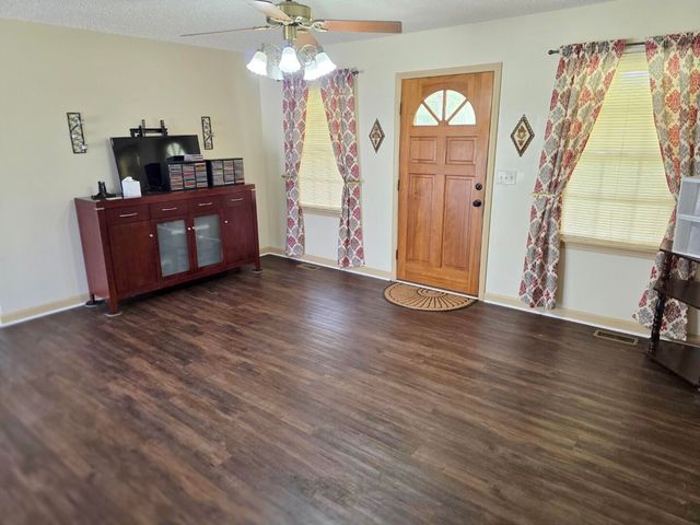 194 Brass Lantern Lane, Elloree, SC 29047