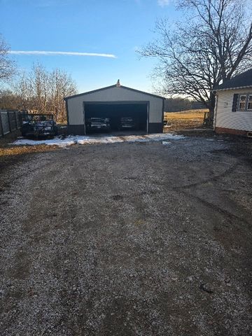 2205 W Wood St, Paris, TN 38242