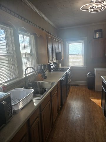 2205 W Wood St, Paris, TN 38242