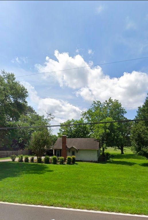 2205 W Wood St, Paris, TN 38242