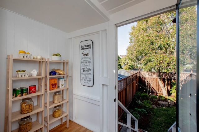 1211 Santa Clara Ave, Alameda, CA 94501