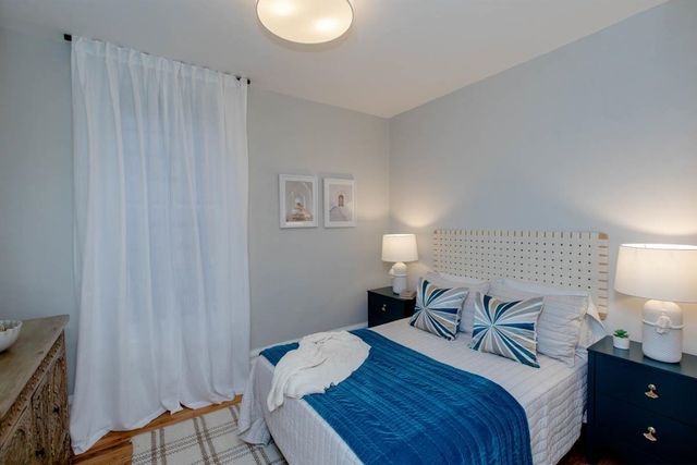 1211 Santa Clara Ave, Alameda, CA 94501