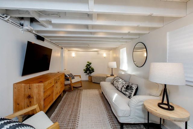 1211 Santa Clara Ave, Alameda, CA 94501