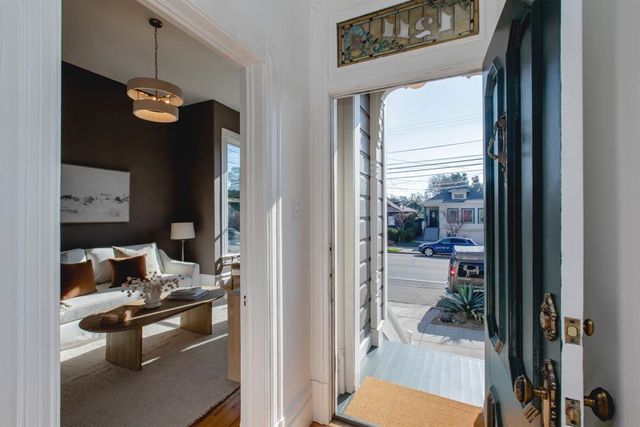 1211 Santa Clara Ave, Alameda, CA 94501