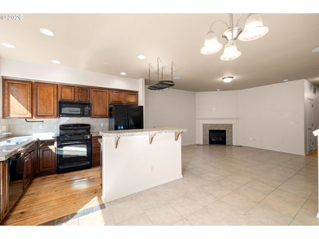 16255 Se SCORIA Ln, Damascus, OR 97089