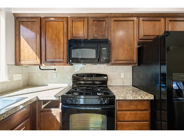 16255 Se SCORIA Ln, Damascus, OR 97089