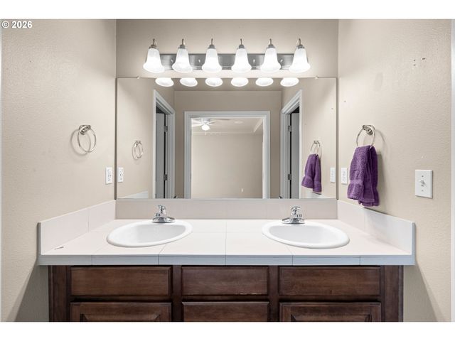 16255 Se SCORIA Ln, Damascus, OR 97089