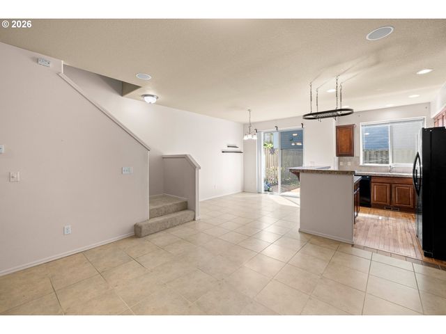 16255 Se SCORIA Ln, Damascus, OR 97089