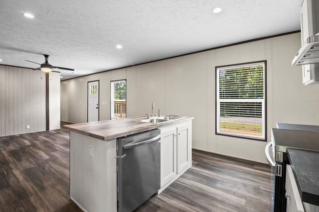 681 Woodland Dr, Abbeville, AL 36310