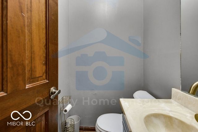 1616 Secretariat Lane, Indianapolis, IN 46217