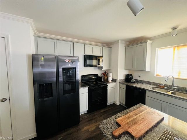 5026 Apsley Drive, Mcleansville, NC 27301