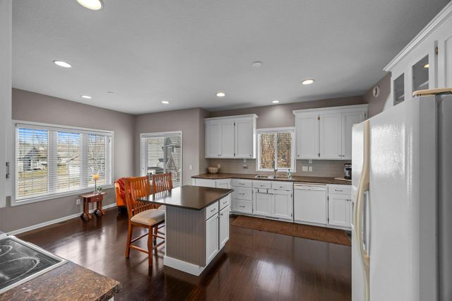 670 6th Street SE, Cokato, MN 55321