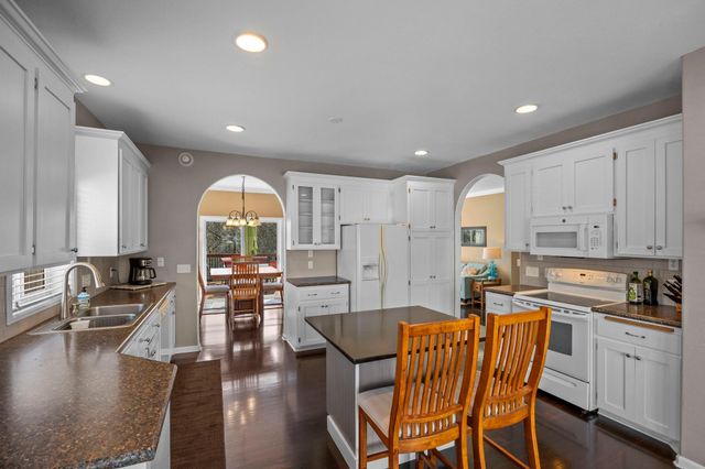 670 6th Street SE, Cokato, MN 55321