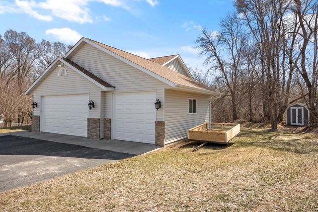 670 6th Street SE, Cokato, MN 55321