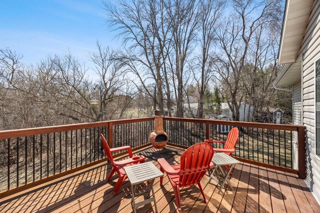 670 6th Street SE, Cokato, MN 55321