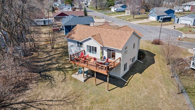 670 6th Street SE, Cokato, MN 55321