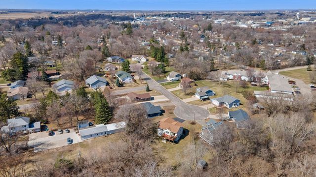 670 6th Street SE, Cokato, MN 55321