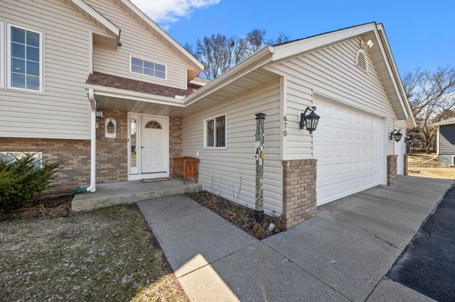 670 6th Street SE, Cokato, MN 55321