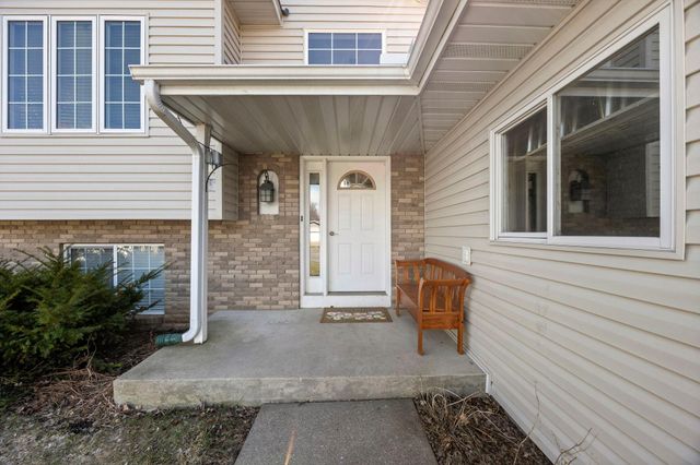 670 6th Street SE, Cokato, MN 55321