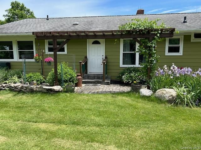 329 Mountain Road, Bloomingburg, NY 12721