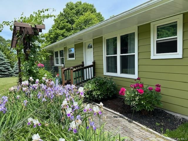 329 Mountain Road, Bloomingburg, NY 12721