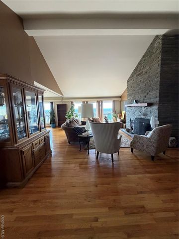 329 Mountain Road, Bloomingburg, NY 12721