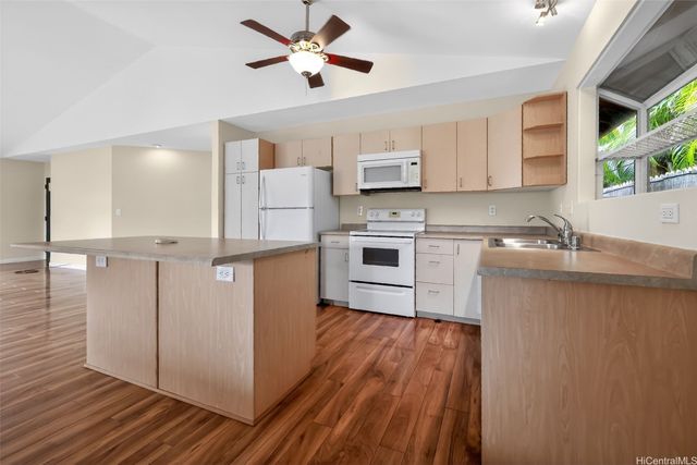 886 Mahealani Street, Kihei, HI 96753