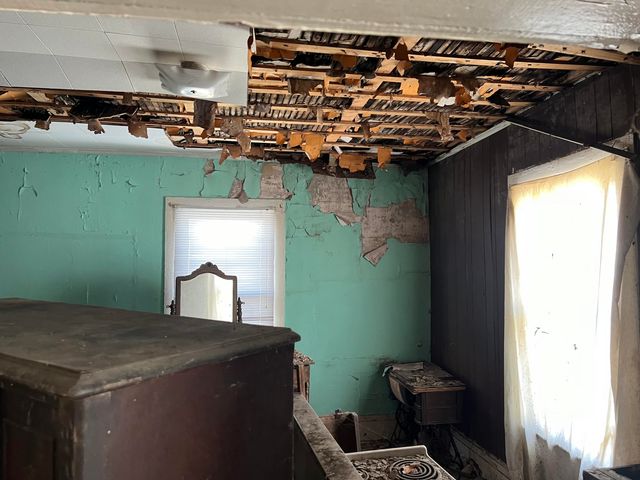 E 321 Pine ST, Covington, VA 24426