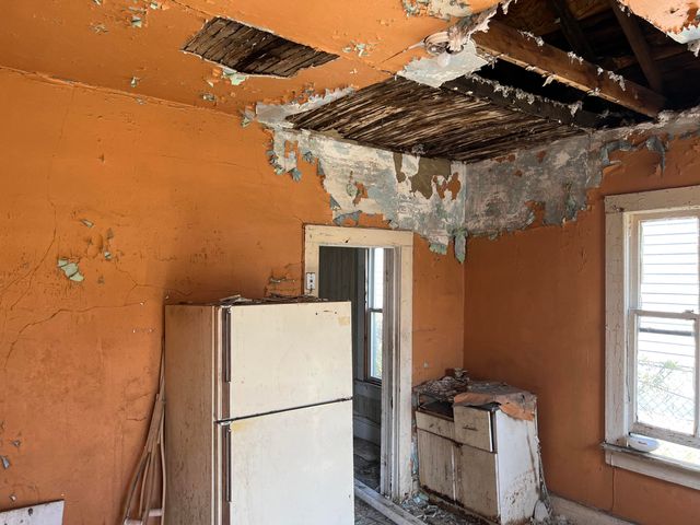 E 321 Pine ST, Covington, VA 24426