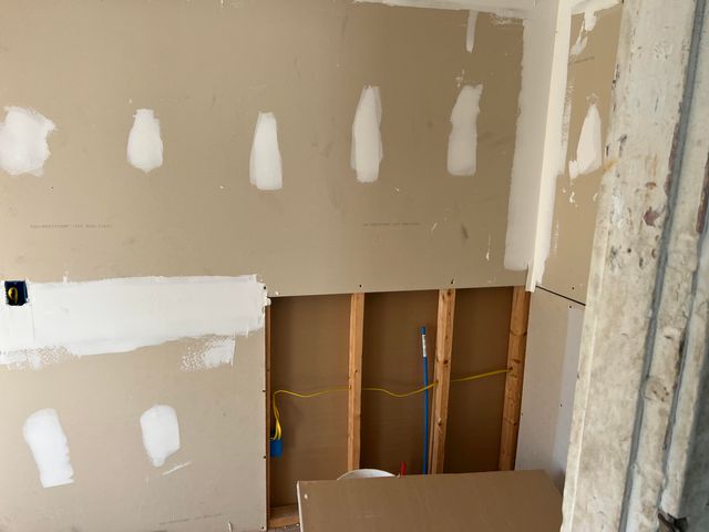 E 321 Pine ST, Covington, VA 24426