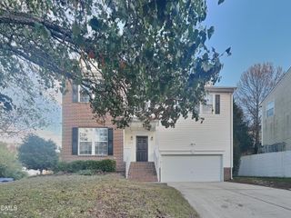 8828 Kaplan Woods Way, Wake Forest, NC 27587