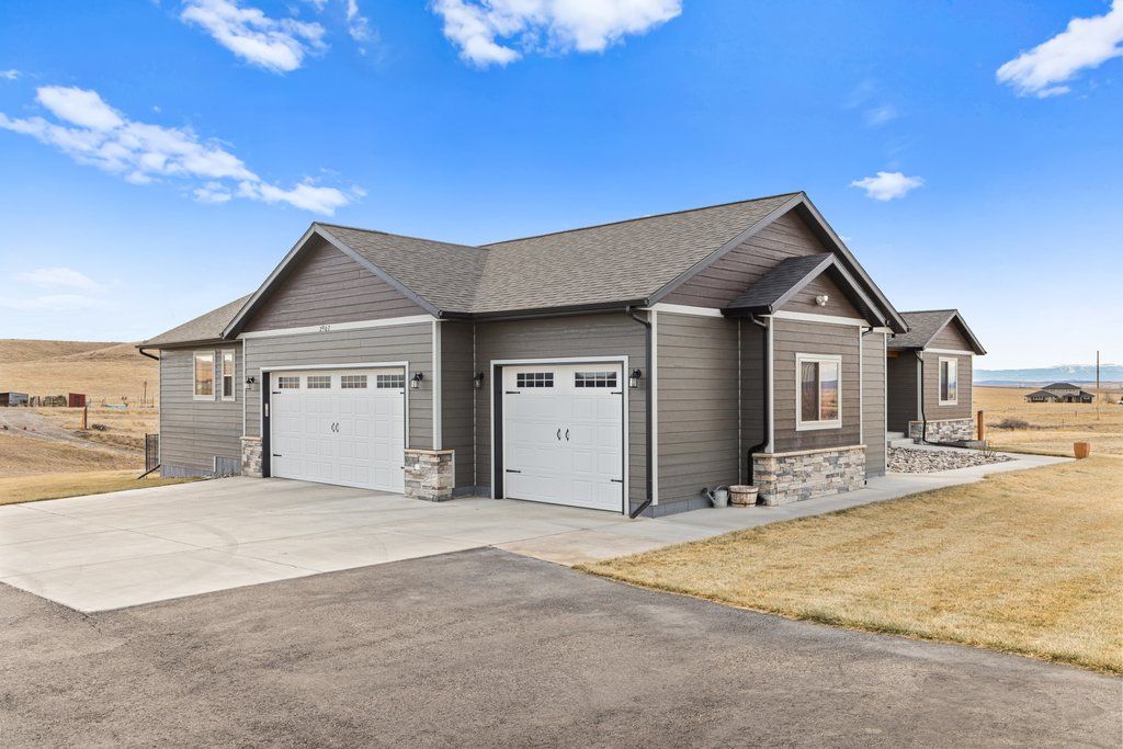 2907 Clarks Point Drive, Laurel, MT 59044 photo 2