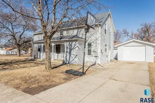 204 E 4th Ave Avenue, Lennox, SD 57039