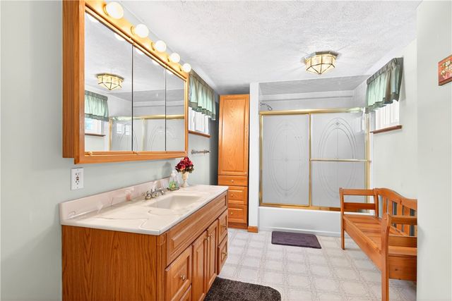 3604 Rosebriar Ave., Shaler, PA 15116