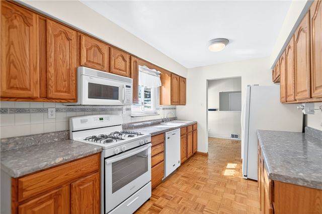 3604 Rosebriar Ave., Shaler, PA 15116
