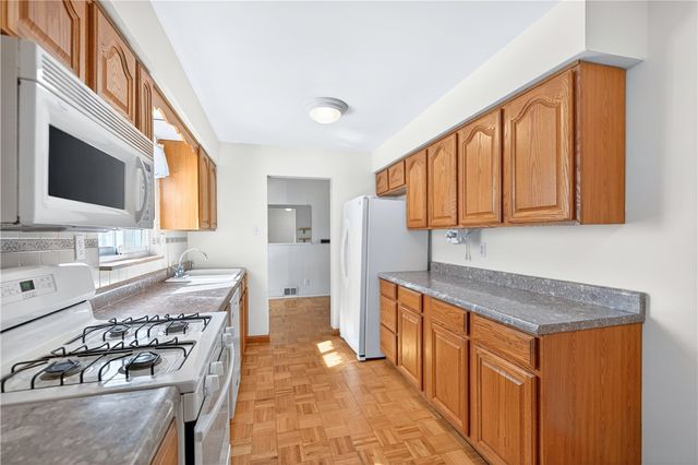 3604 Rosebriar Ave., Shaler, PA 15116