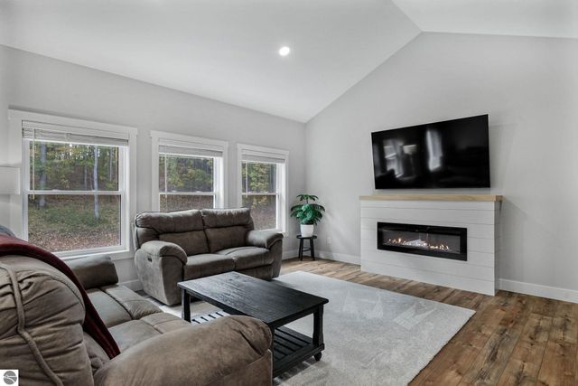 7661 Switchback Trail, Buckley, MI 49620