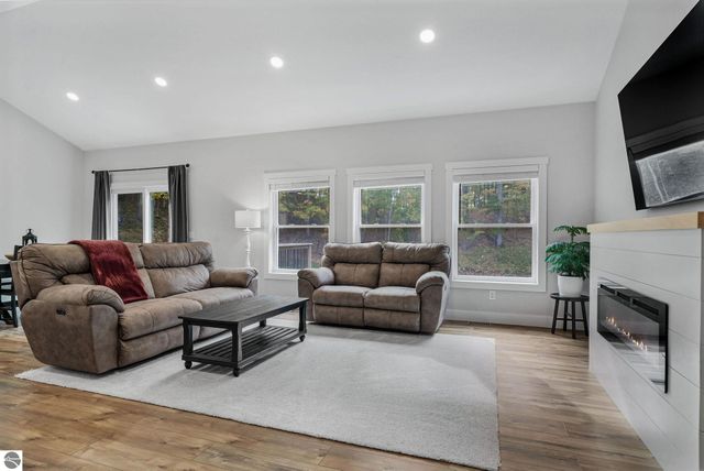 7661 Switchback Trail, Buckley, MI 49620