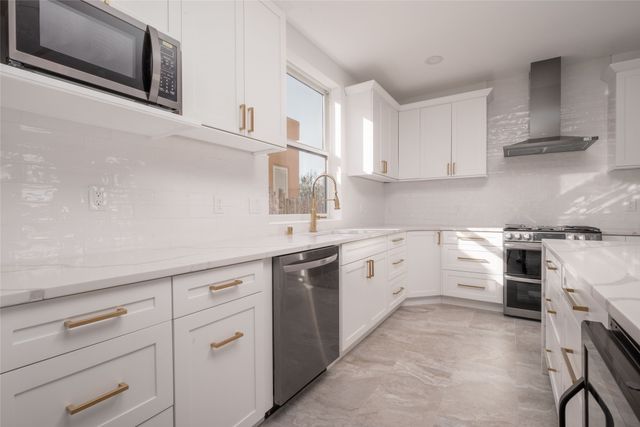 33 Blue Feather Road, Santa Fe, NM 87508