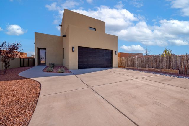 33 Blue Feather Road, Santa Fe, NM 87508