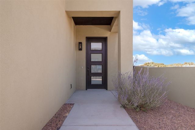 33 Blue Feather Road, Santa Fe, NM 87508