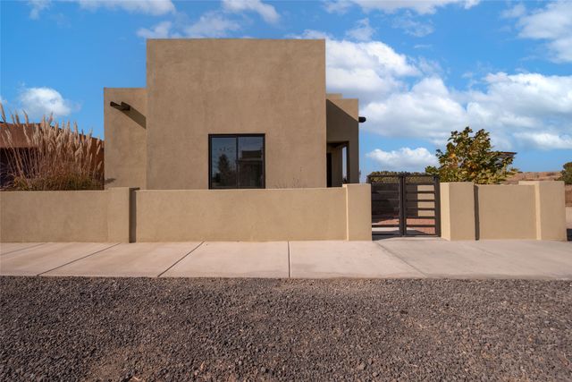 33 Blue Feather Road, Santa Fe, NM 87508