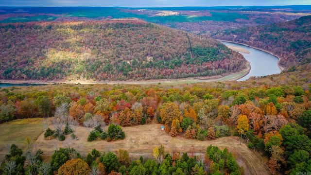 40 Eagle Ridge Dr., Greers Ferry, AR 72067