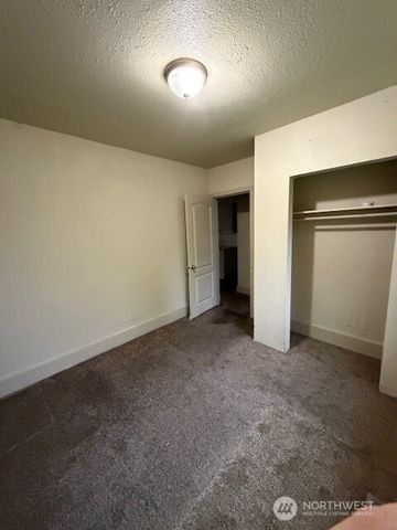 4825 S I Street, Tacoma, WA 98408