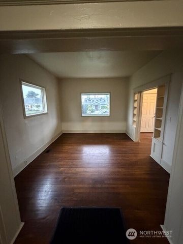 4825 S I Street, Tacoma, WA 98408